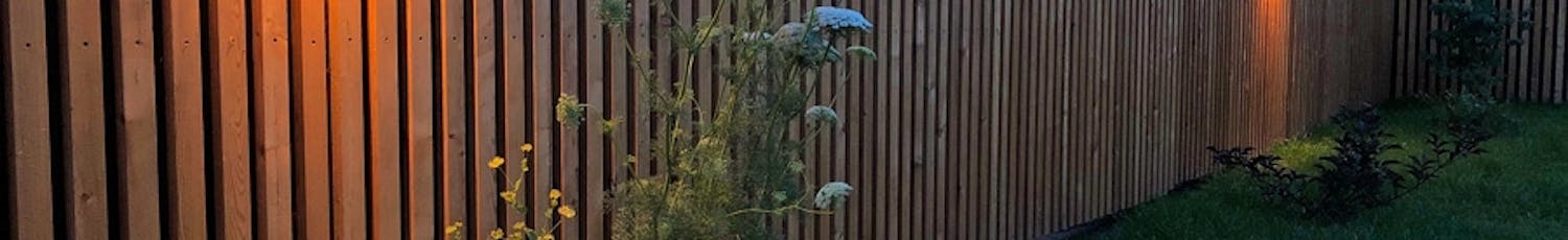 Med ribbor och isolering kan du bygga ett supersnyggt plank som också dämpar oljud. Med ribbor och isolering kan du bygga ett supersnyggt plank som också dämpar oljud.